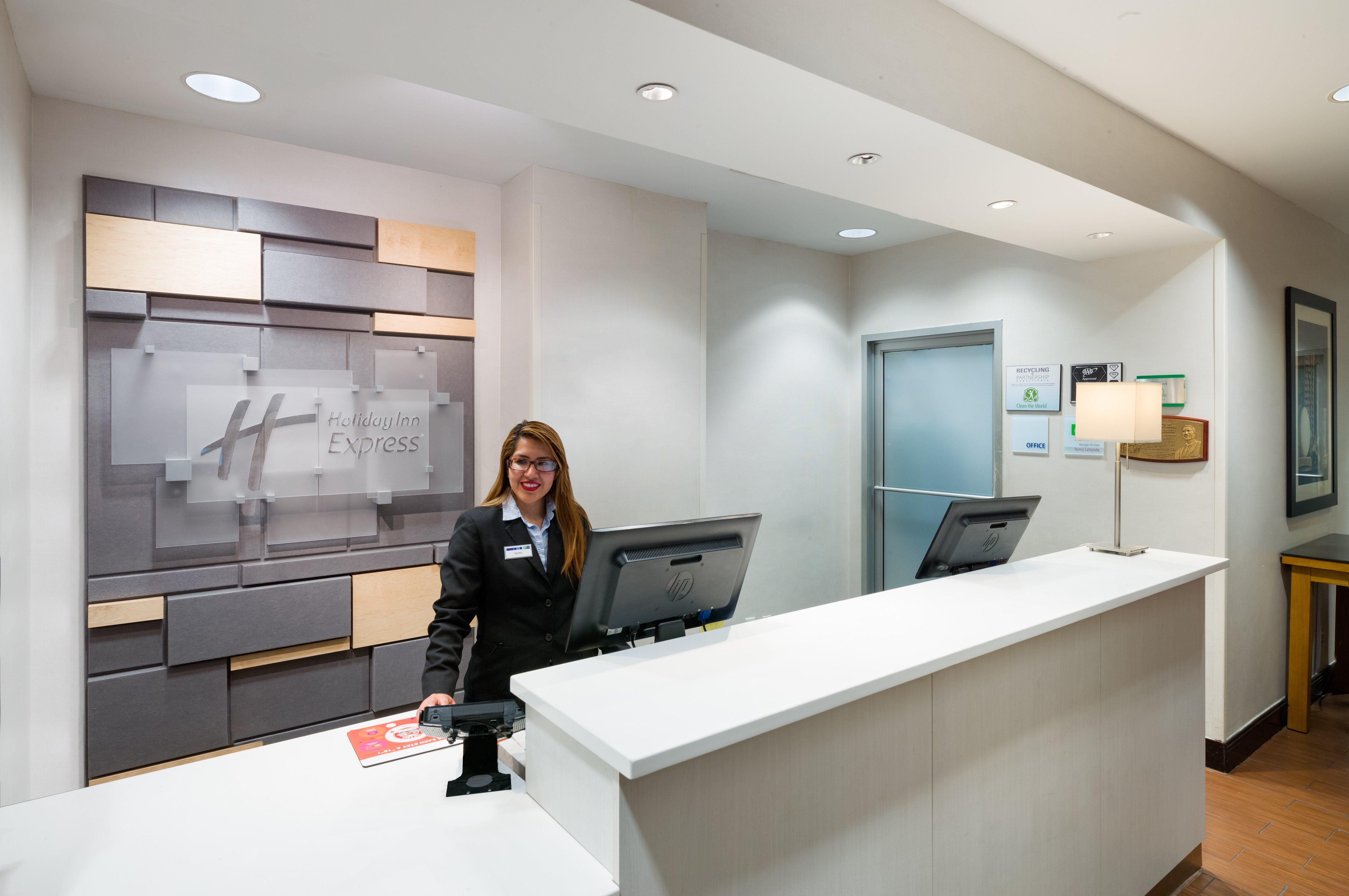 Holiday Inn Express - Times Square By Ihg New York Eksteriør bilde