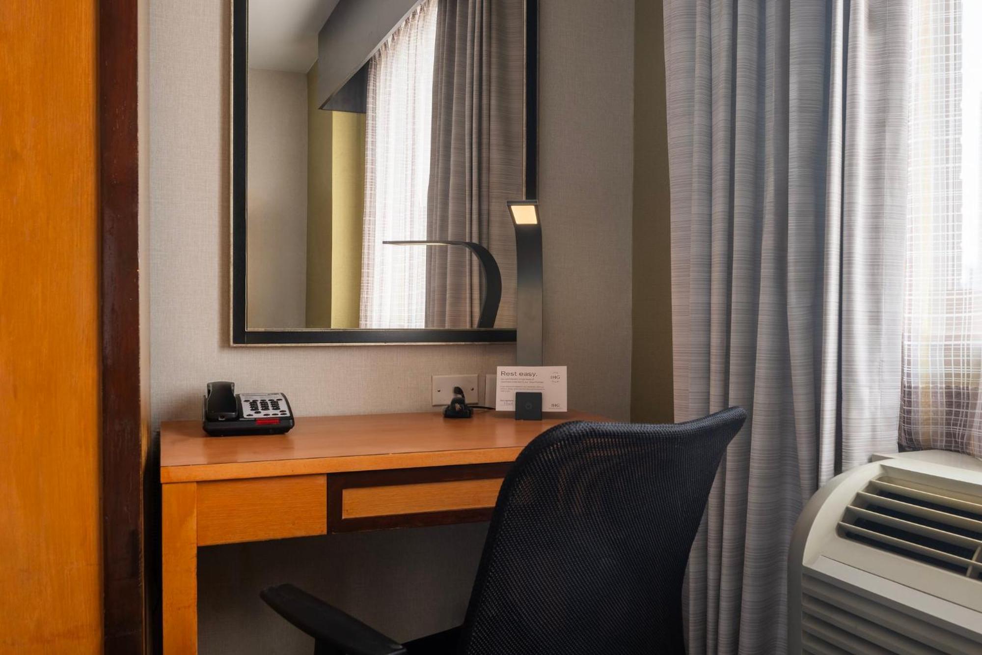Holiday Inn Express - Times Square By Ihg New York Eksteriør bilde